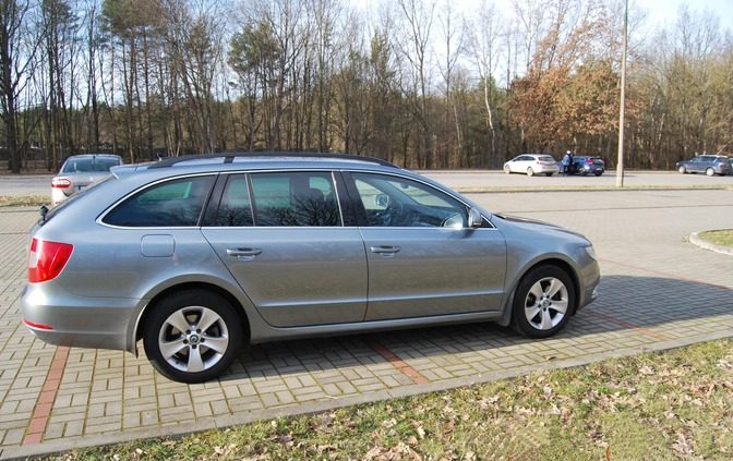 Skoda Superb cena 32900 przebieg: 250455, rok produkcji 2011 z Warszawa małe 191